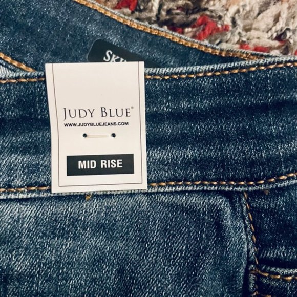 JUDY BLUE LOS ANGELES MID RISE BLUE FLANNEL PATCH STRETCH JEANS - Picture 4 of 10